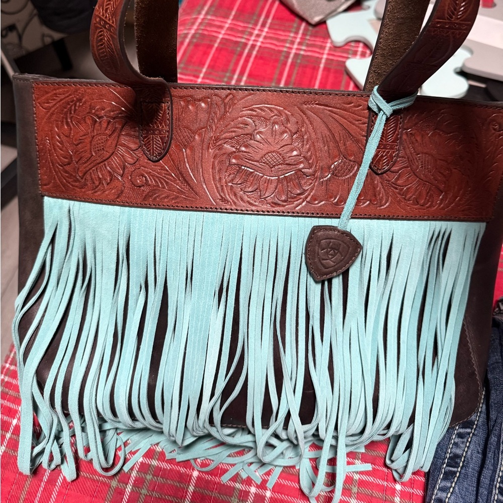 Ariat pocketbook